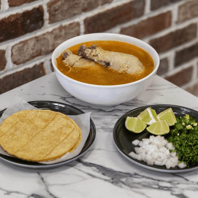 Caldo de pollo/ Chicken soup.