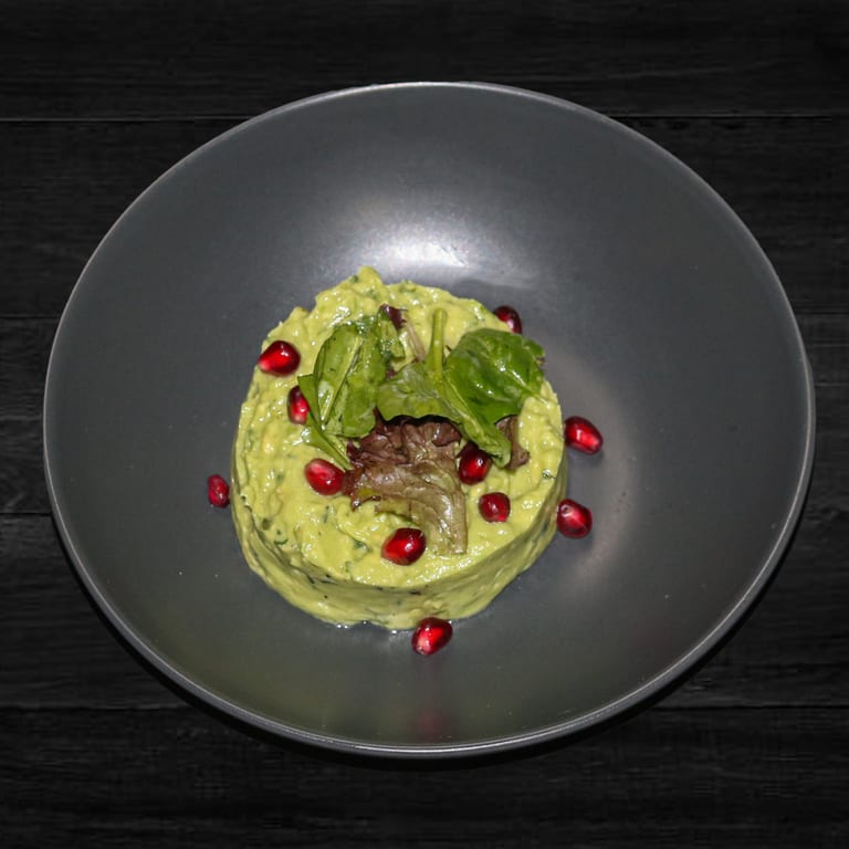 Fresh Guacamole: A Mexican Delight